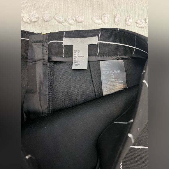 H&M Plaid Mini Skirt Size 0 - Picture 5 of 5